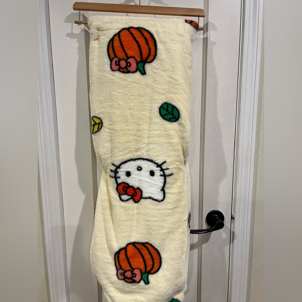 Hello Kitty Cream Fall/Halloween Blanket with Pumpkin Design